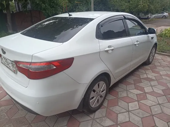 Продам автомобиль Kia Rio III Донецк