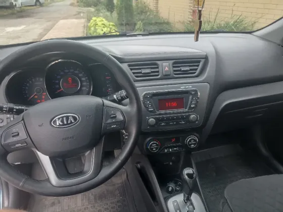 Продам автомобиль Kia Rio III Донецк