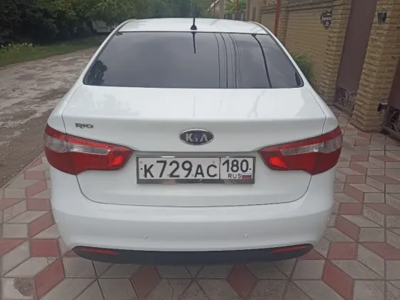 Продам автомобиль Kia Rio III Донецк