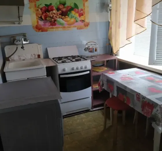Сдам 4-к квартиру кв Солнечный Луганск