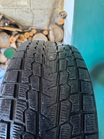 Продам зимнюю резину Yokohama 235/55R18 Макеевка