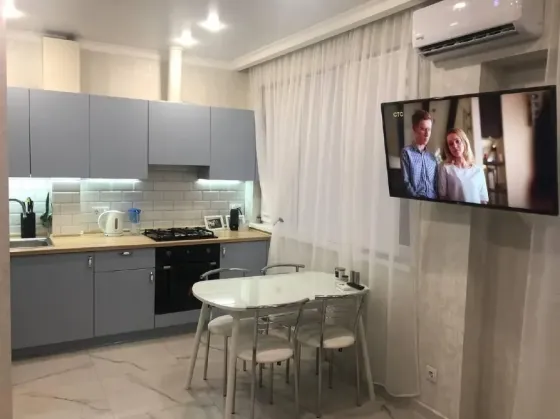 Сдаю двухкомнатную квартиру, проспект, центр Донецк