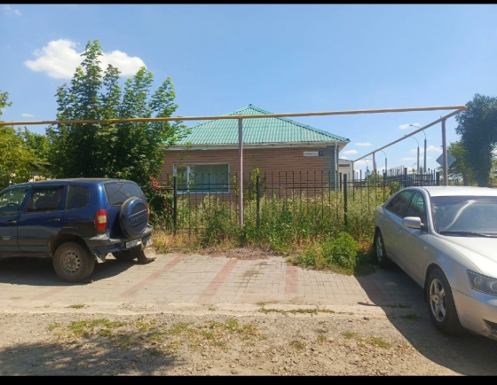 Коммерческое помещение с участком земли 8,5 сотки в Ясиноватой Ясиноватая