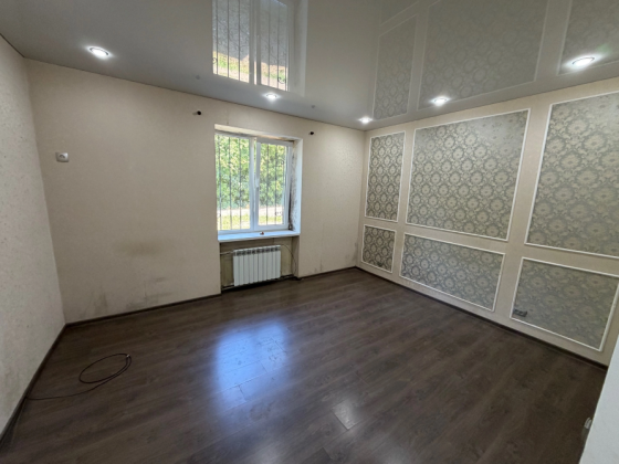 Срочно продам 3 ком. кв., 1/2 эт., 63 м.кв. - Макеевка, пос. Бажанова Макеевка