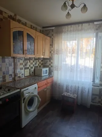 Сдам квартиру на улице Коммунистическая в центре Пролетарского района Донецк