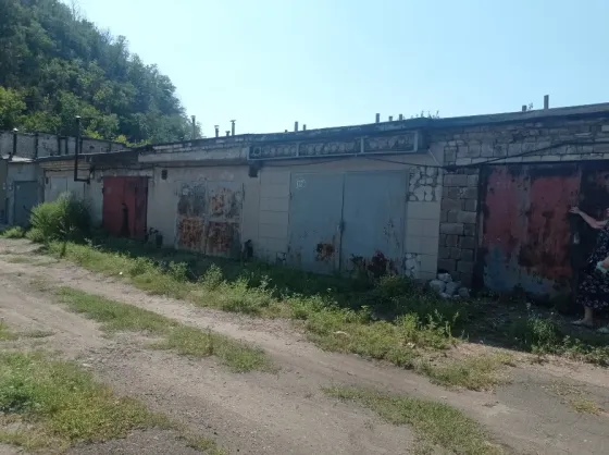 Продам капитальный гараж Донецк