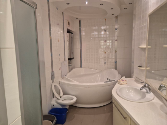 Продам 3к кв ркка новострой 130м Донецк
