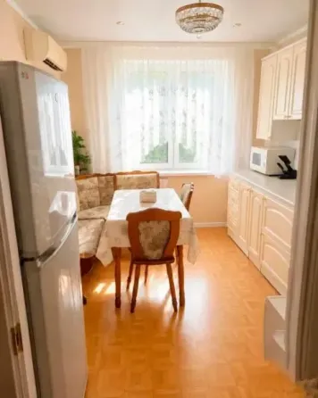 4-комнатная квартира ,79м2,4/9,Ленинский р-н,Цирк.Цена 7,5млн Донецк