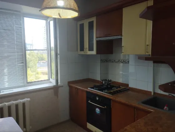 Продам 2х комн кв, ул.Независимости. Донской 2й квадрат. Базилик Донецк