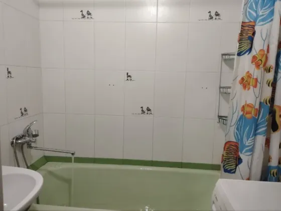 Продам 2х комн кв, ул.Независимости. Донской 2й квадрат. Базилик Донецк