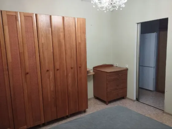Продам 2х комн кв, ул.Независимости. Донской 2й квадрат. Базилик Донецк