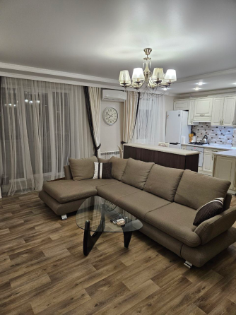 Продажа 4 комн. квартиры, ул. Лазо (г. Макеевка,  м-н Восточный) Макеевка