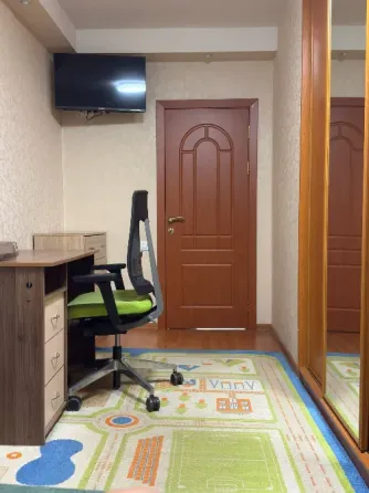продажа, 2к на шахтостроителей, район. доб Донецк
