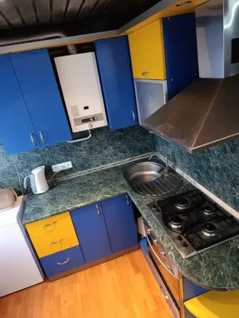 Продам 1км студию центр пр.мира тц пир Донецк