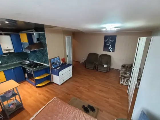 Продам 1км студию центр пр.мира тц пир Донецк