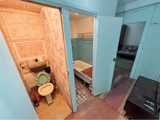 2-к. квартира 42 м² по адресу - г. Ясиноватая, мкр. Зорька, 1/5 эт. Ясиноватая
