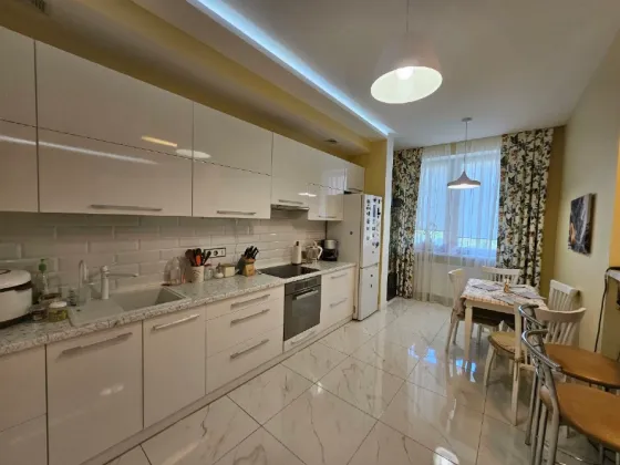 Продам квартиру в жк Панорамный диск пр.Маяковского Донецк