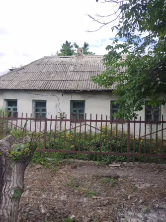 Продаю отдельностоящий дом в Пролетарском районе . Донецк