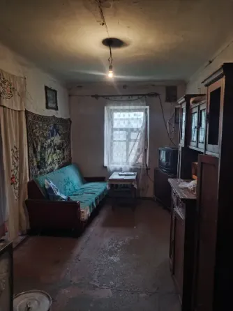 Продаю отдельностоящий дом в Пролетарском районе . Донецк
