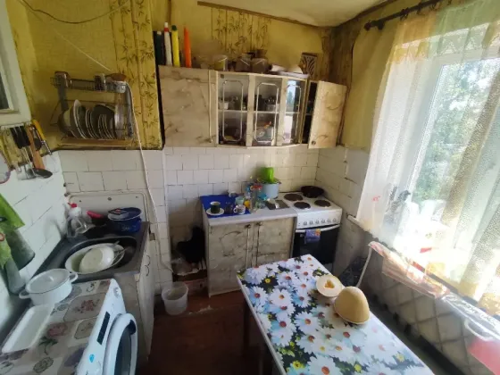 Продается 3-комн. квартира г. Торез, пр-т Гагарина, центр Торез
