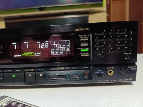 Проигрыватель CD Sony CDР -338ЕSD. Донецк