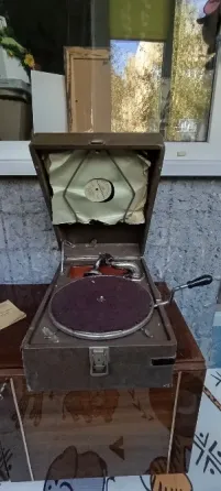 Патефон. Московский патефоный завод. 1958 год Донецк