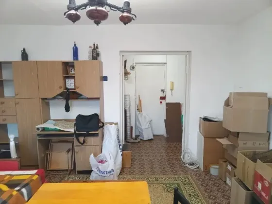 Продаётся -1 к. кв., крупногабаритная, пр. Ленинский Донецк