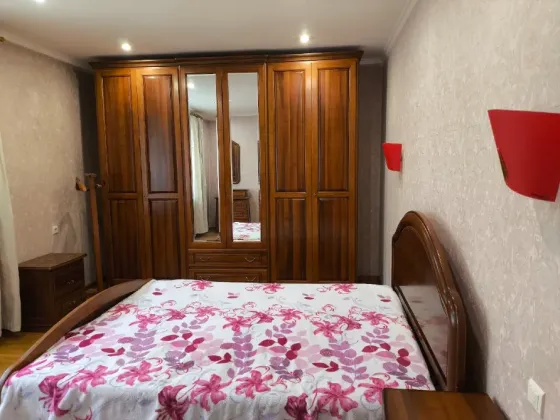 Продам 3-х комнатную квартиру 86м2 Театральный кирпичный дом Донецк