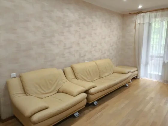 Продам 3-х комнатную квартиру 86м2 Театральный кирпичный дом Донецк