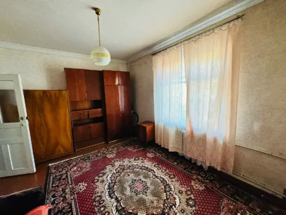 Продам 3-ю квартиру на 55 квартале!Отличное месторасположение - рядом школа 62, остановка, магазины Макеевка