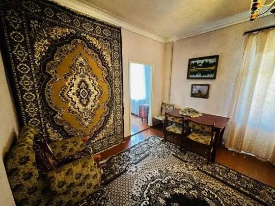 Продам 3-ю квартиру на 55 квартале!Отличное месторасположение - рядом школа 62, остановка, магазины Макеевка