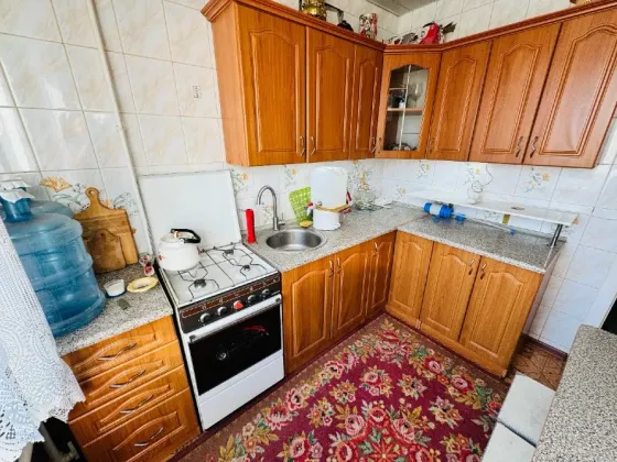 Продам 2-ю квартиру с ремонтом на м-не Калининский, рядом школа 37, супермаркет Макеевка