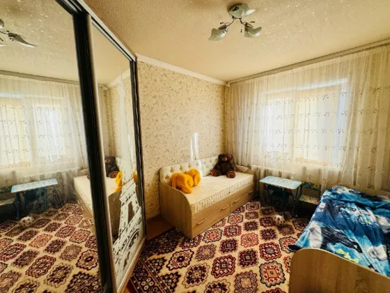 Продам 2-ю квартиру с ремонтом на м-не Калининский, рядом школа 37, супермаркет Макеевка