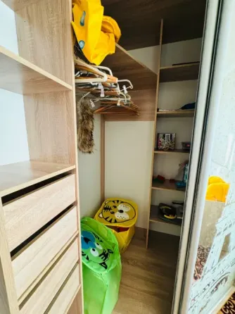 Продам 2-ю квартиру с ремонтом на м-не Калининский, рядом школа 37, супермаркет Макеевка