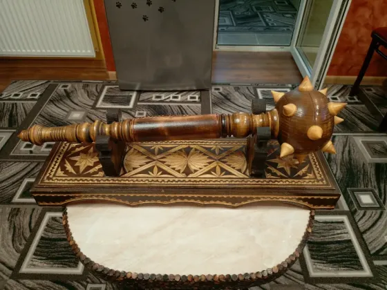 Булава из дерева с подставкой Донецк