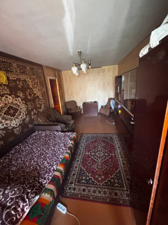Продам 1км.кв пл.бассейн Нептун Ильичевский район Мариуполь