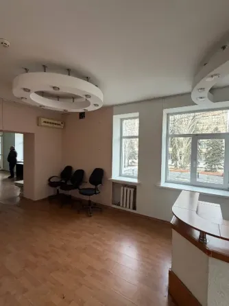 Предлагается в аренду офис по ул. Университетская 140 кв.м.! Донецк