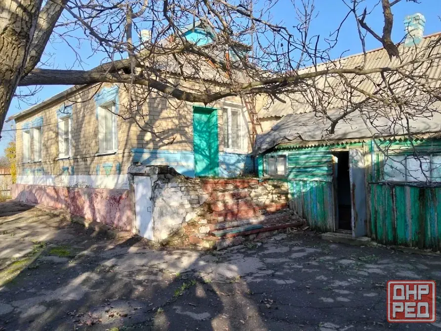 продам в шахтерске дом 80 метров квадратных 11 соток земли срочно цена 2100000 торг Шахтерск - изображение 1