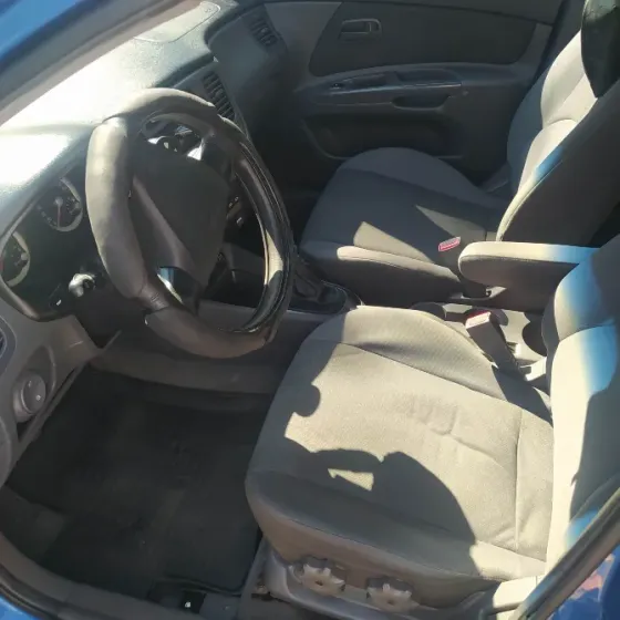 Kia Rio 1.4л 2006 года выпуска. Донецк