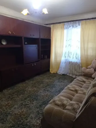 Срочно!!!Калининский рынок 2 кв 3/5 дома Донецк