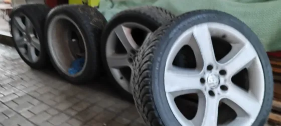 BMW Шины шипованые R19 на литых дисках Донецк