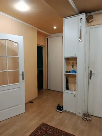Продам 3-комнатную квартиру 105 кв.м , 3/5, пр.Театральный Донецк