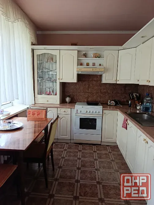 Продам 3-комнатную квартиру 105 кв.м , 3/5, пр.Театральный Донецк - изображение 1