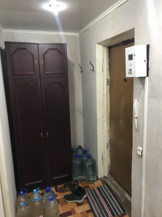 Продам 1ком Текстильщик ост 22училище 2 этаж вода холодная и горячая Донецк