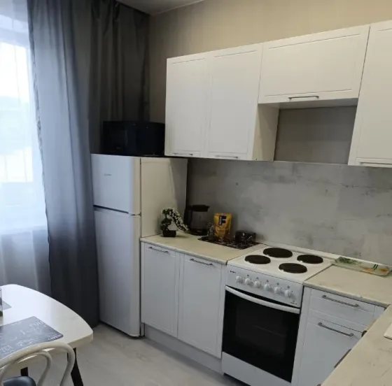 Сдаю двухкомнатную квартиру 50.0 м² этаж 2 Донецк