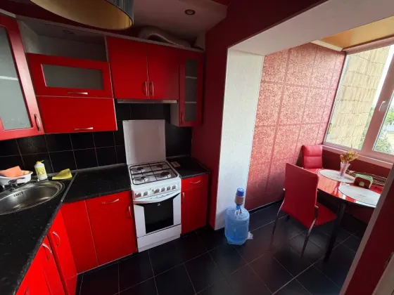 Продам 3-х комн. кв., 7/7 эт., 63 м.кв. - Макеевка-центр, ул. Московская Макеевка