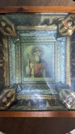 Иконы Богородица, Николай, Михаил и др. в киоте Донецк