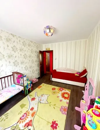Продам 4-х комнатную квартиру Текстильщик Кировский район. Донецк
