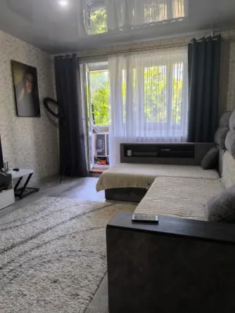 Продам 2х ком квартиру.Зеленый.3этаж Макеевка