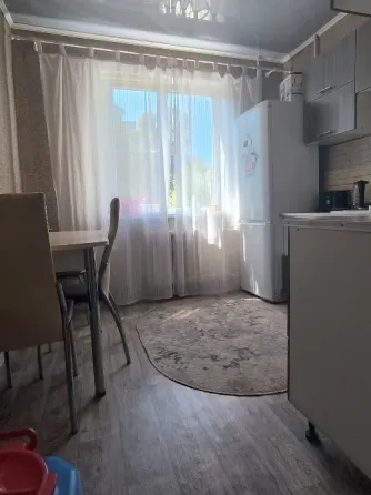 Продам 2х ком квартиру.Зеленый.3этаж Макеевка